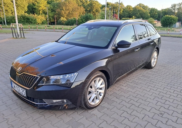 Skoda Superb cena 69495 przebieg: 131000, rok produkcji 2016 z Wrocław małe 106